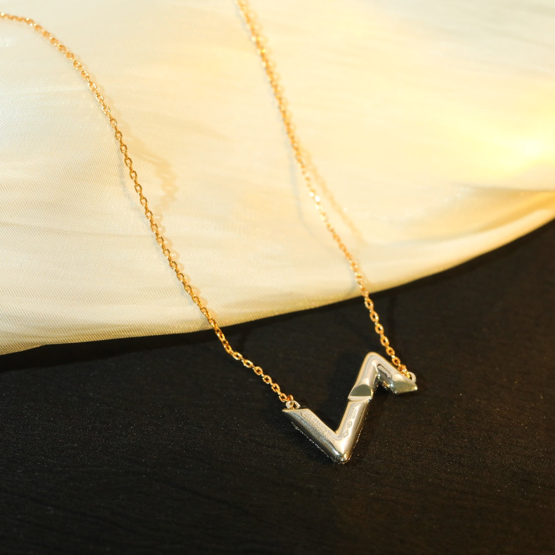 [Clover Jewelery]VOLT SILVER DIAMOND PEDANT NECKLACE