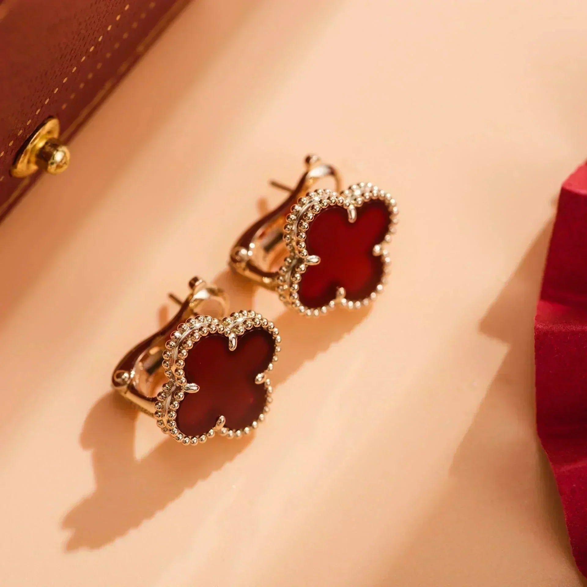 [Clover Jewelry]KLEEB BLATT MITTEL 1 MOTIV KARNEOL OHRRINGE