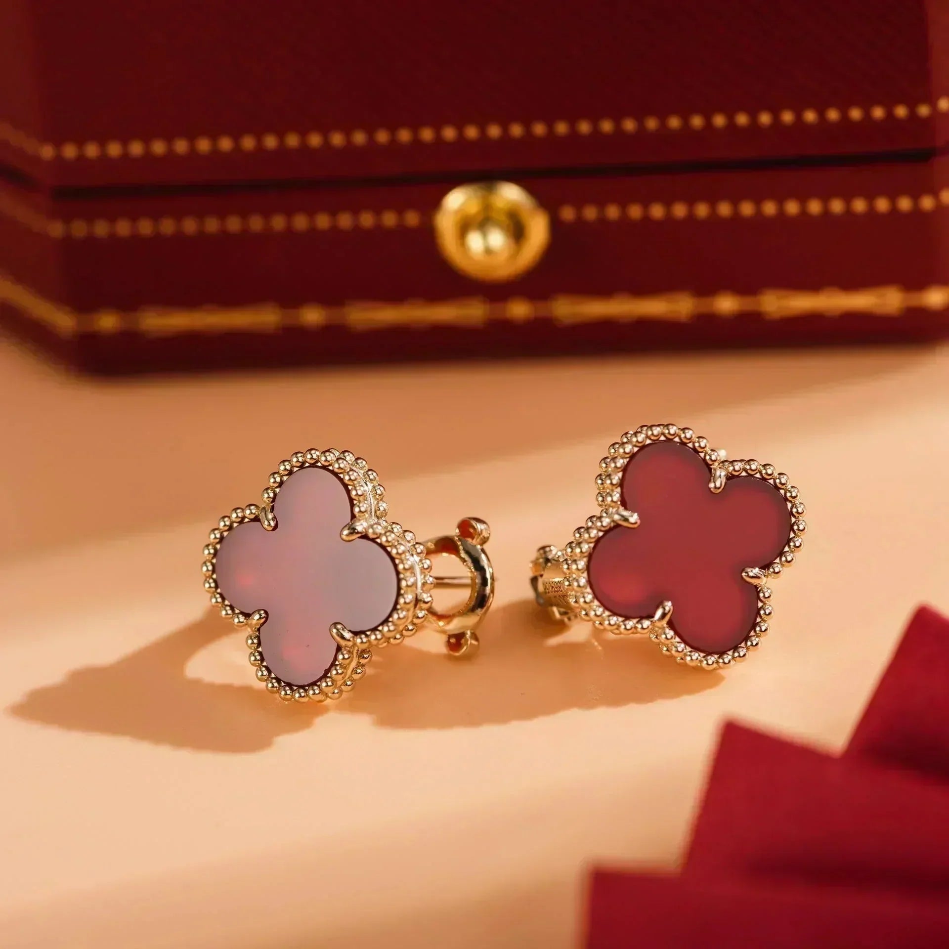 [Clover Jewelry]KLEEB BLATT MITTEL 1 MOTIV KARNEOL OHRRINGE