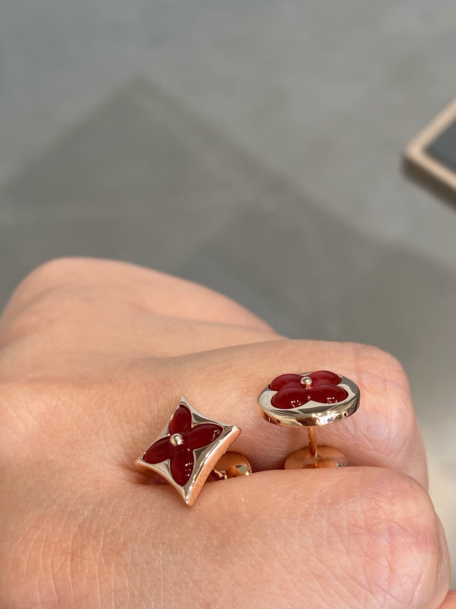 [Clover Jewelry]STAR AND SUN PINK GOLD CARNELIAN STUD EARRINGS