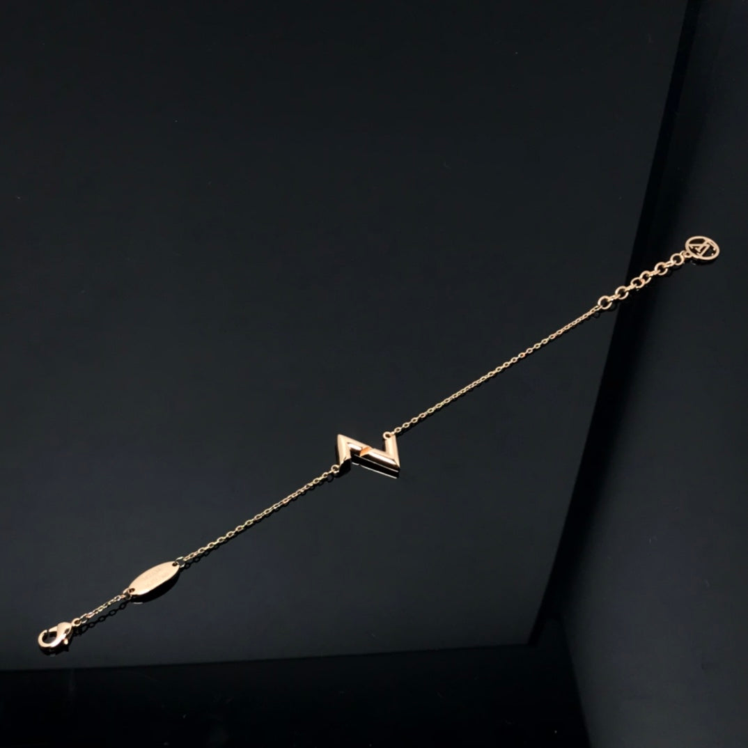 [Clover Jewelery]VOLT LV LOGO BRACELET