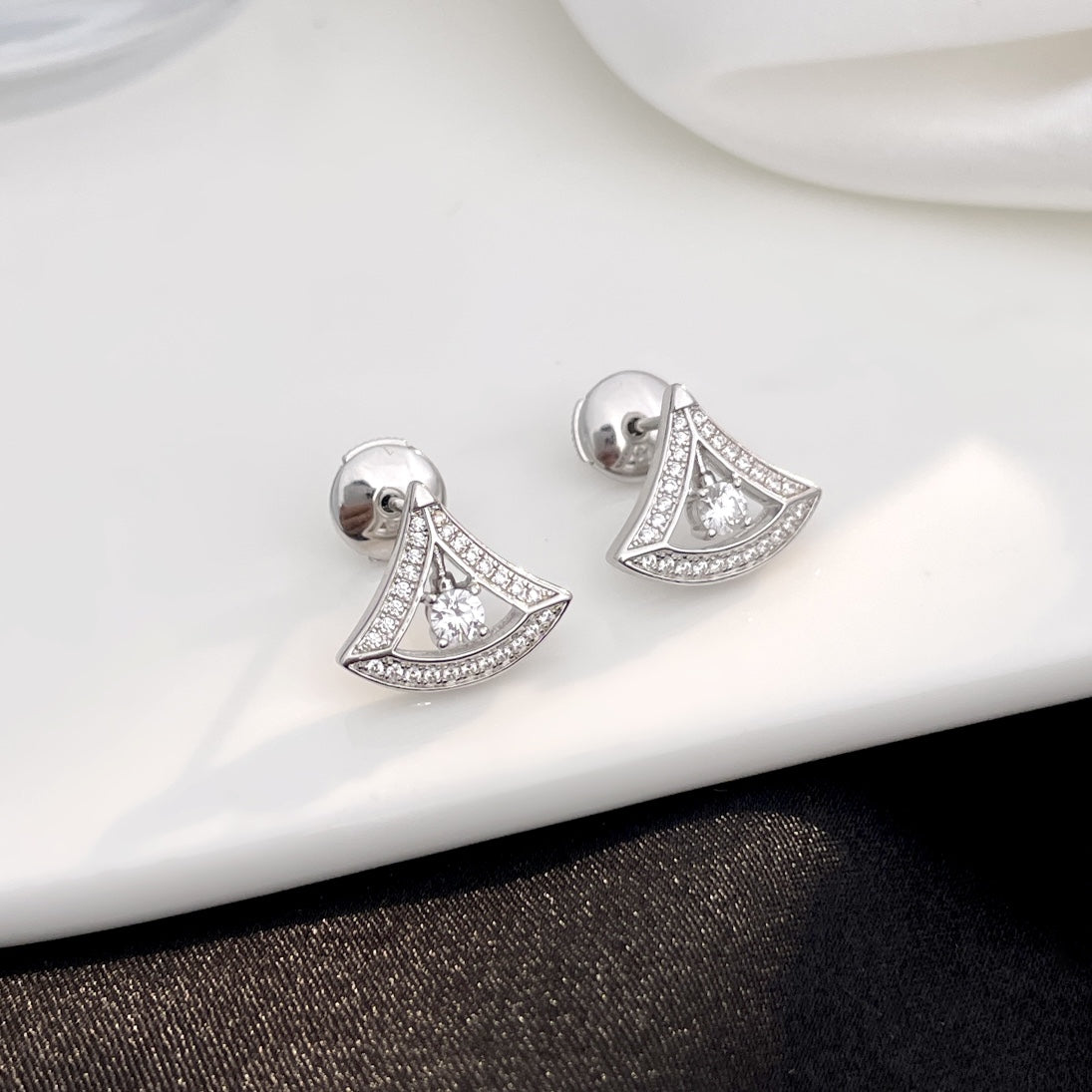 [Clover Jewelery]DREAM MINI DIAMOND STUD EARRINGS