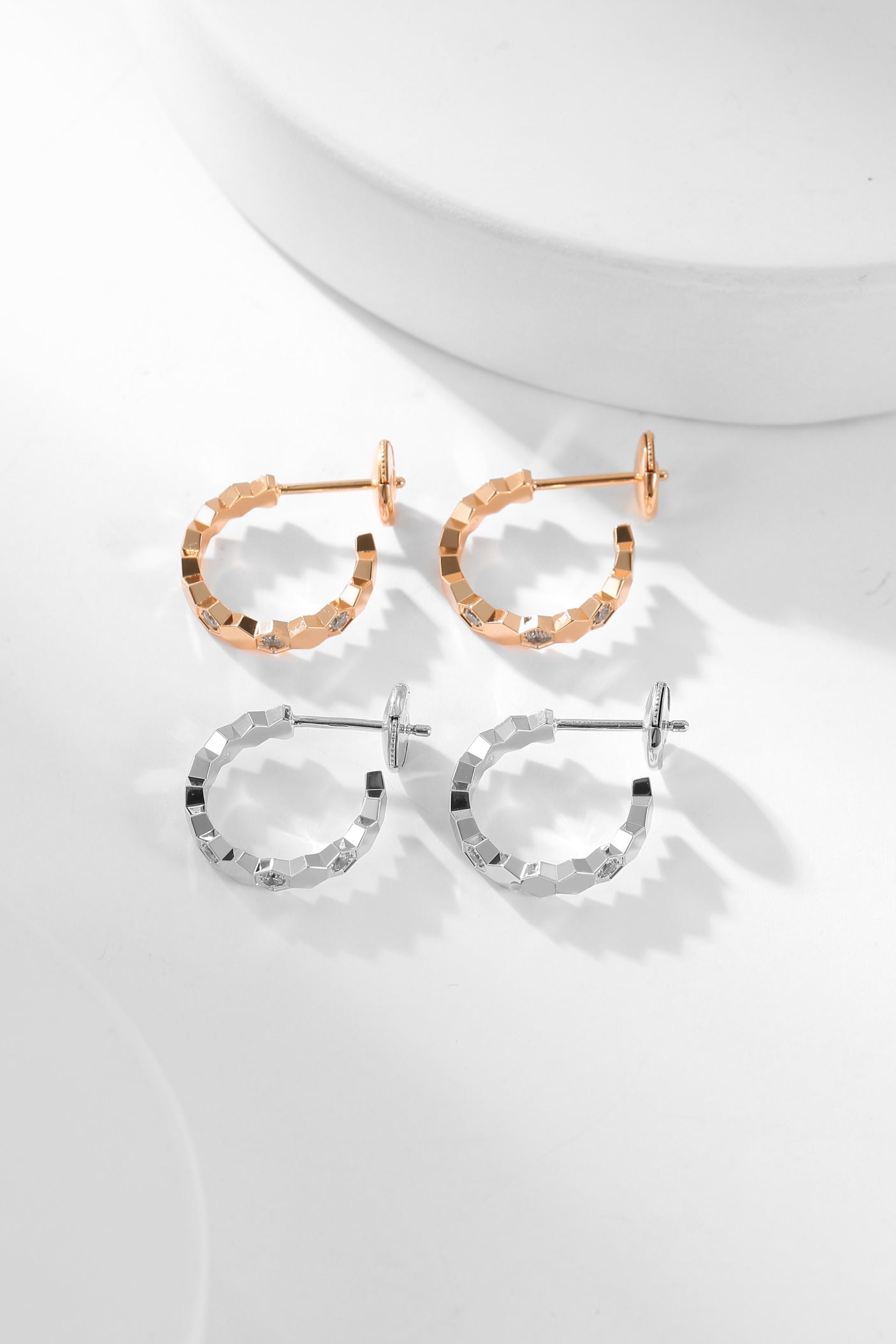 [Clover Jewelry]BEE LOVE DIAMOND HOOP EARRINGS