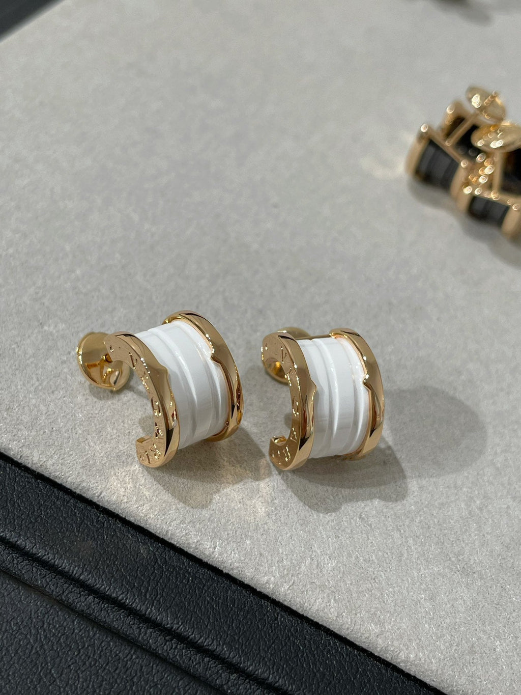 [クローバー・ジュエリー] ZERO 1 ピンクゴールドセラミックイヤリング