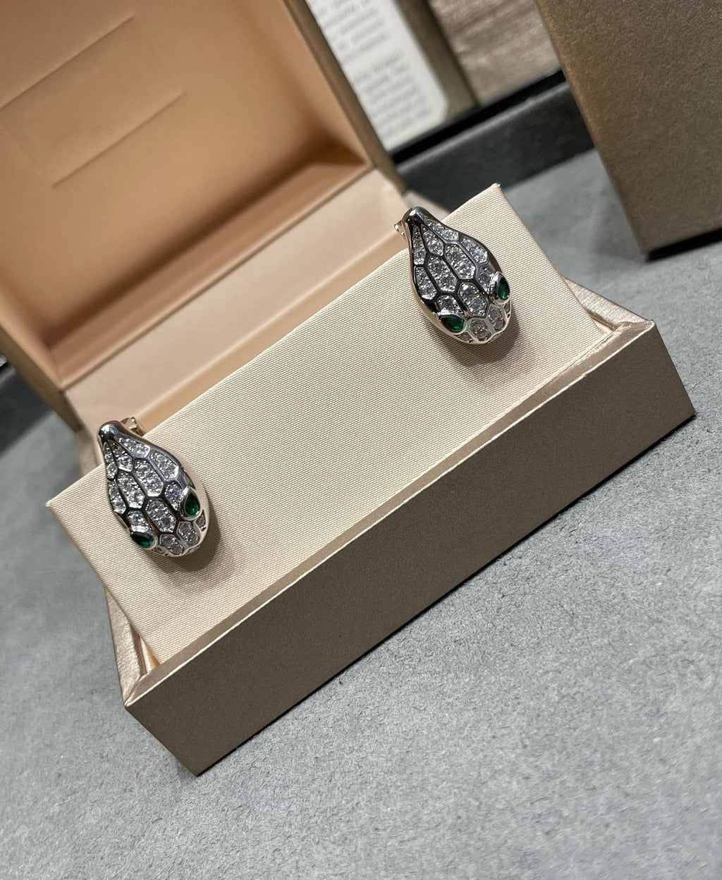 [Clover Jewelry]サーペント ダイヤモンド スタッド ピアス
