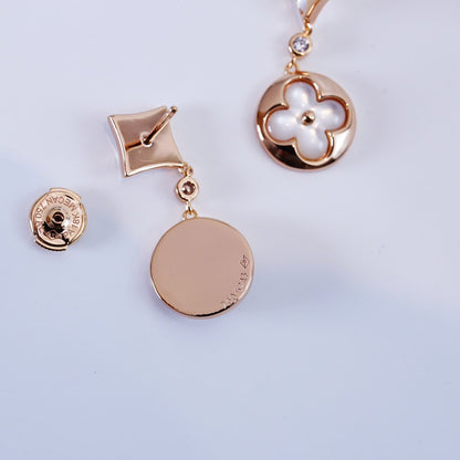 [Clover Jewellery] Ohrringe mit Stern und Sonne, Roségold, Mops-Anhänger