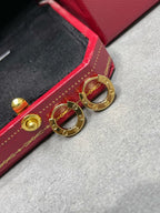 [クローバー・ジュエリー] LOVE ミニピアス