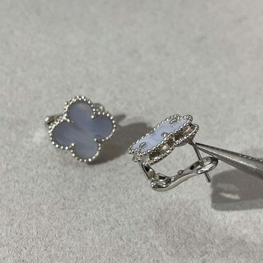 [Clover Jewelery]CLOVER CHALCEDONY SILVER STUD EARRINGS