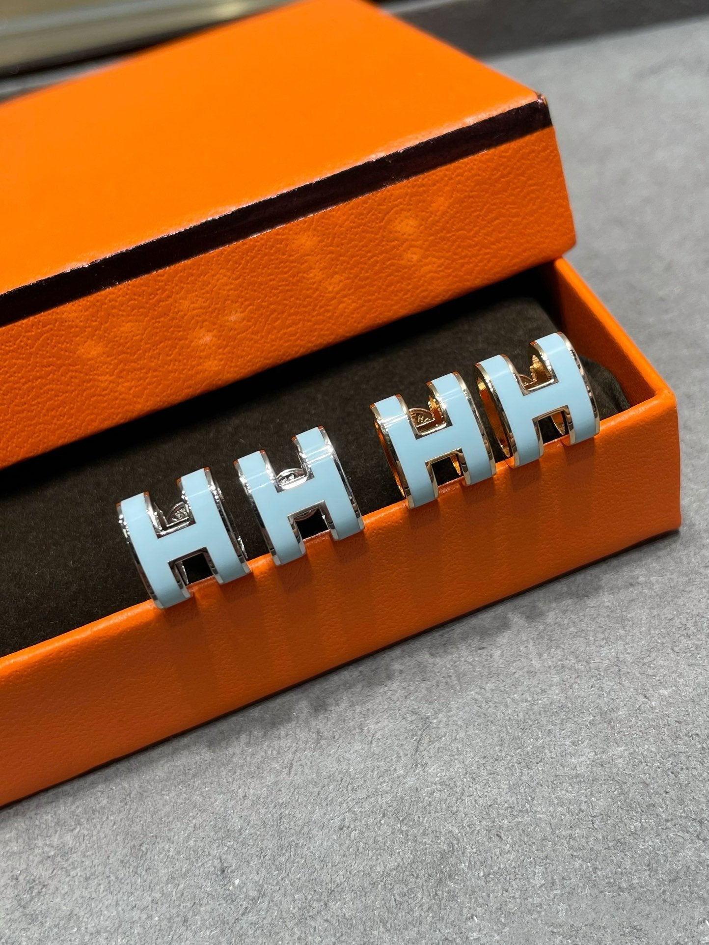 [Clover Jewellery] POP ​​H HIMMELBLAU OHRSTECKER