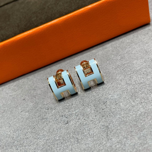 [Clover Jewelery]POP H SKY BLUE STUD EARRINGS