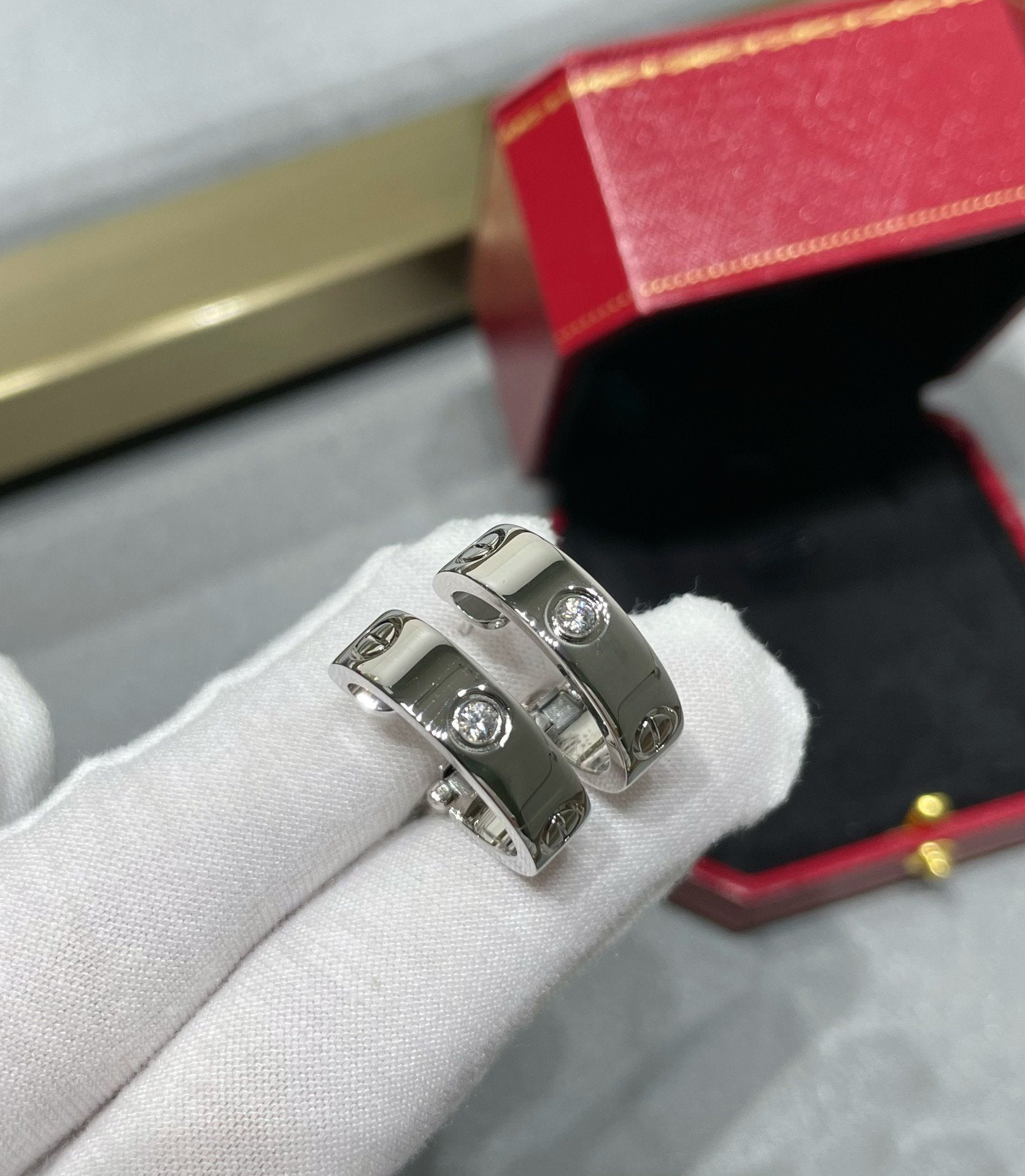 [Clover Jewelry]LOVE 5.5MM 1 DIAMOND EARRINGS