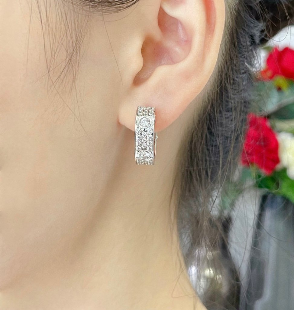 [Clover Jewelery]LOVE 5.5MM DIAMOND PAVED EARRINGS