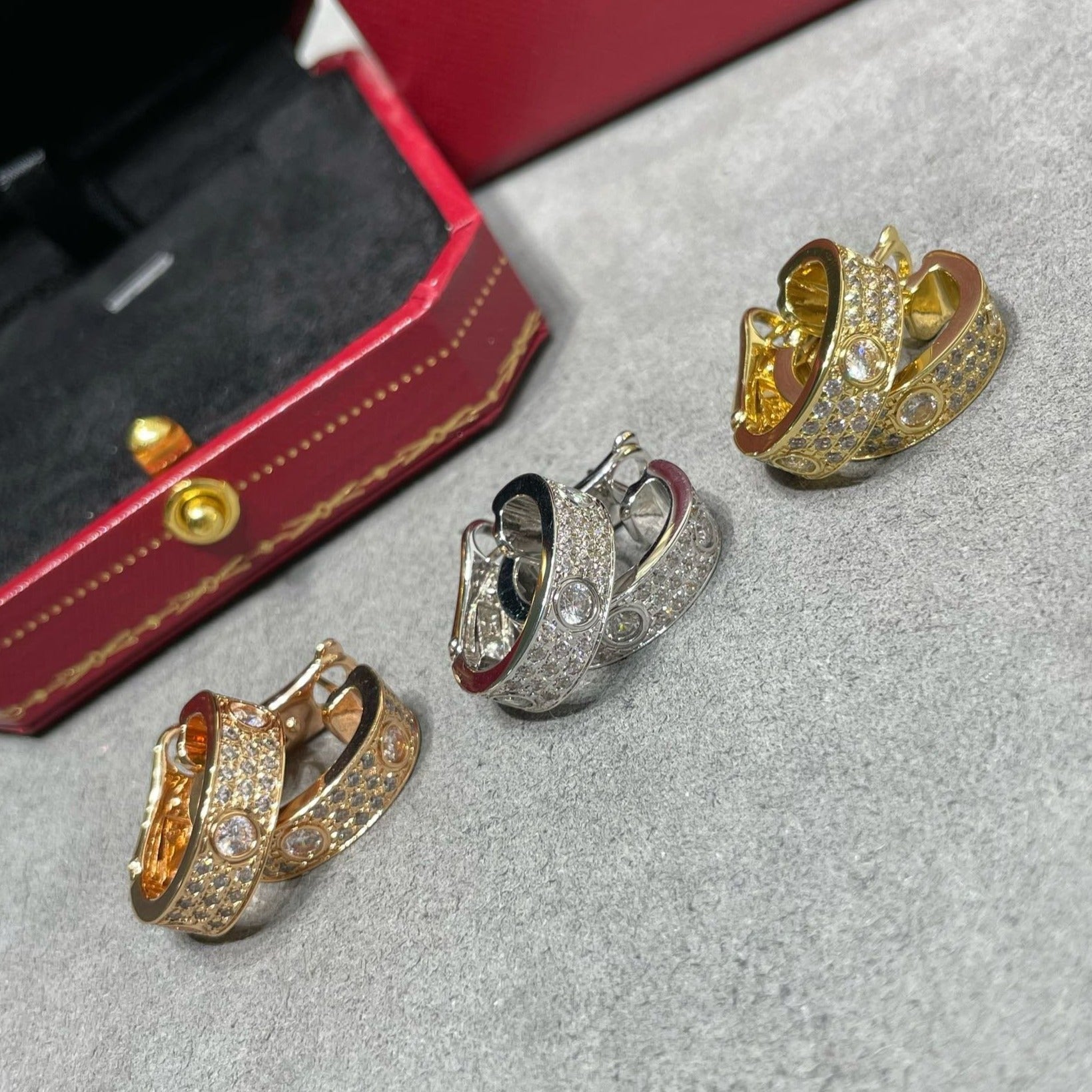 [Clover Jewelry]LOVE 5.5MM DIAMOND PAVED EARRINGS