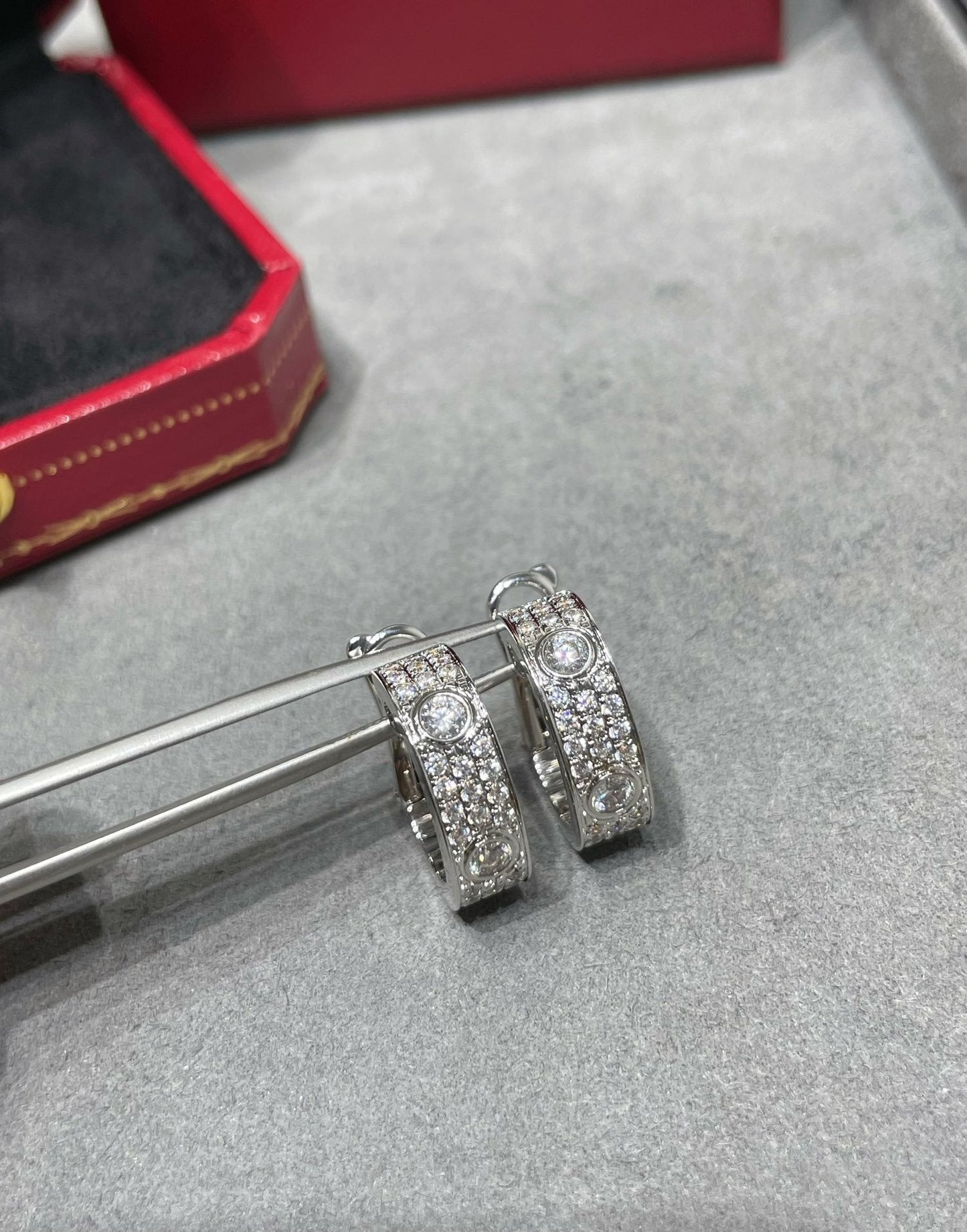 [Clover Jewelery]LOVE 5.5MM DIAMOND PAVED EARRINGS