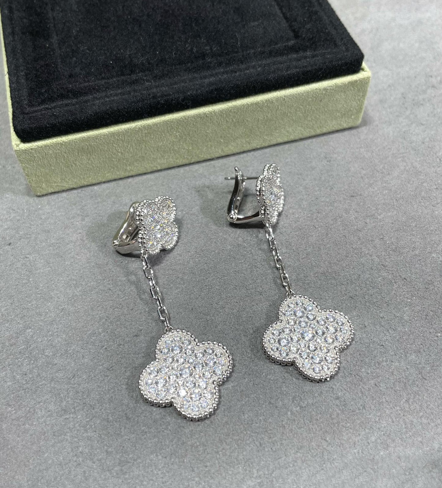 [Clover Jewelery]CLOVER 2 MOTIFS DIAMOND PAVED SILVER EARRINGS