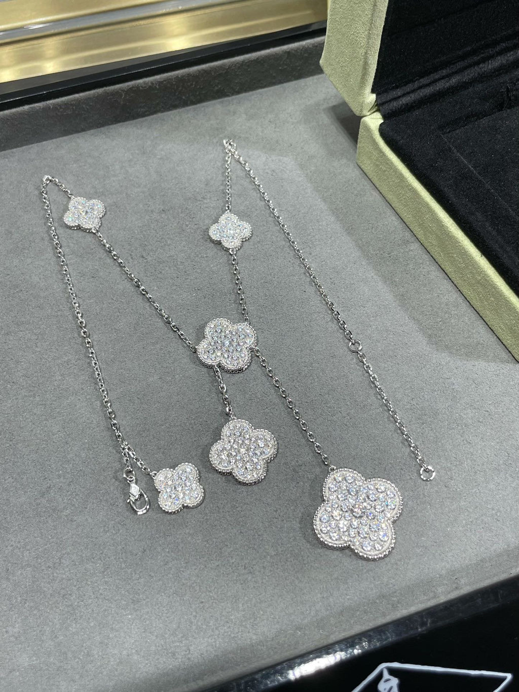 [Clover Jewelry]CLOVER 6 MOTIV DIAMANT PAVÉ HALSKETTE
