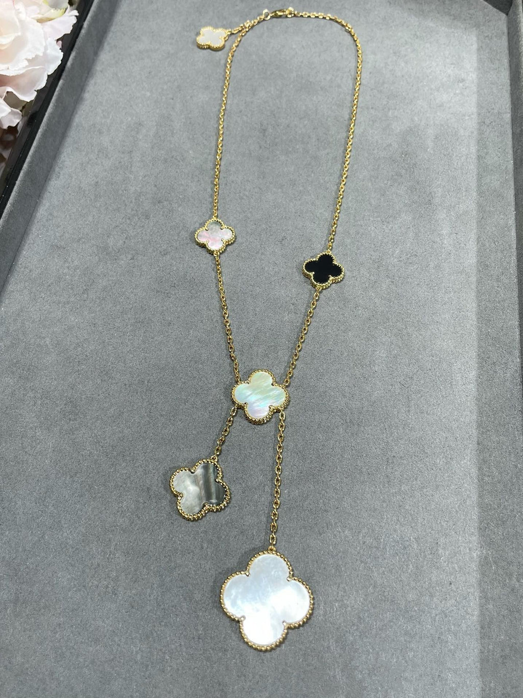 [Clover Schmuck]KLEEBELATT 6 MOTIV PERLMUTT ONYX GOLDHALSKETTE