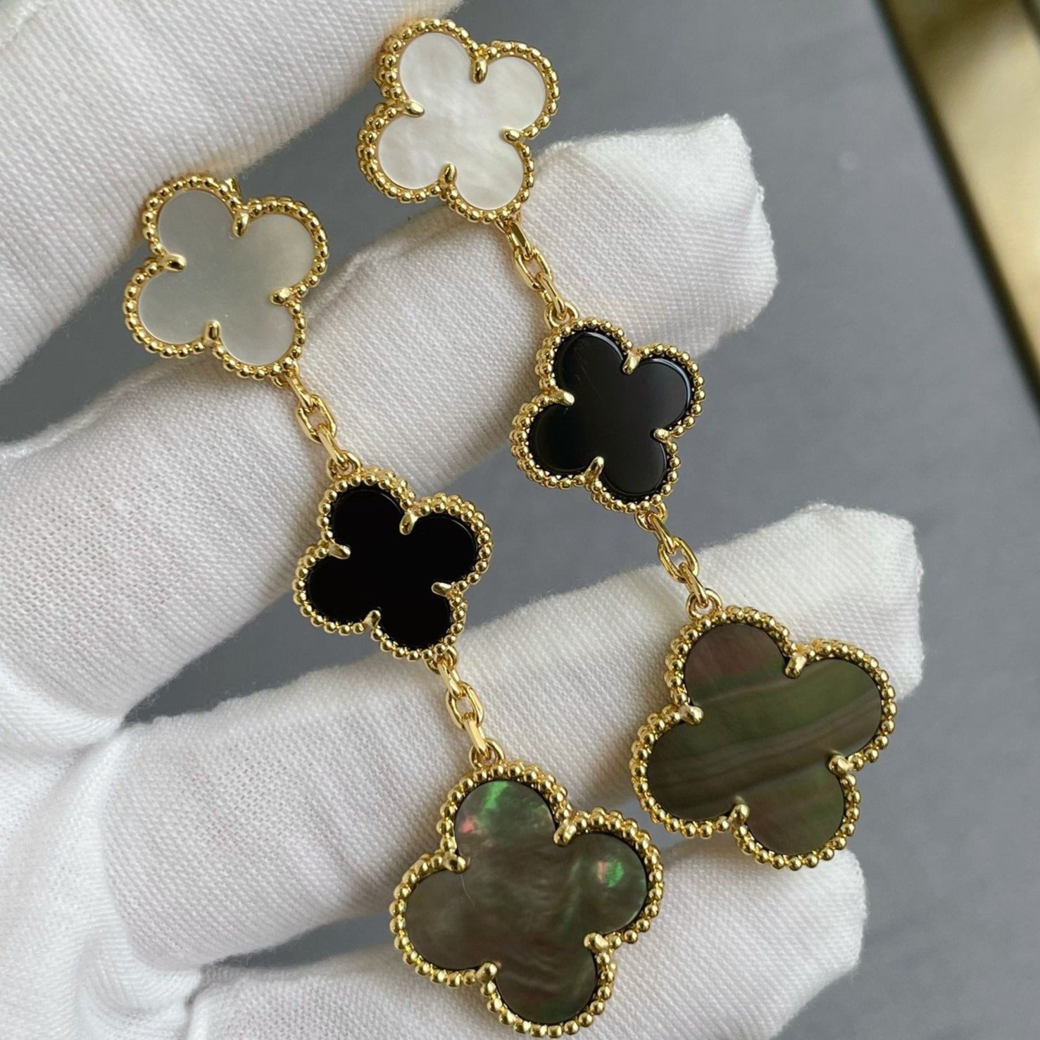 [Clover Jewelry]KLEEBOLATT 3 MOTIV PERLMUTT ONYX DUNKELROSA GOLD OHRRINGE