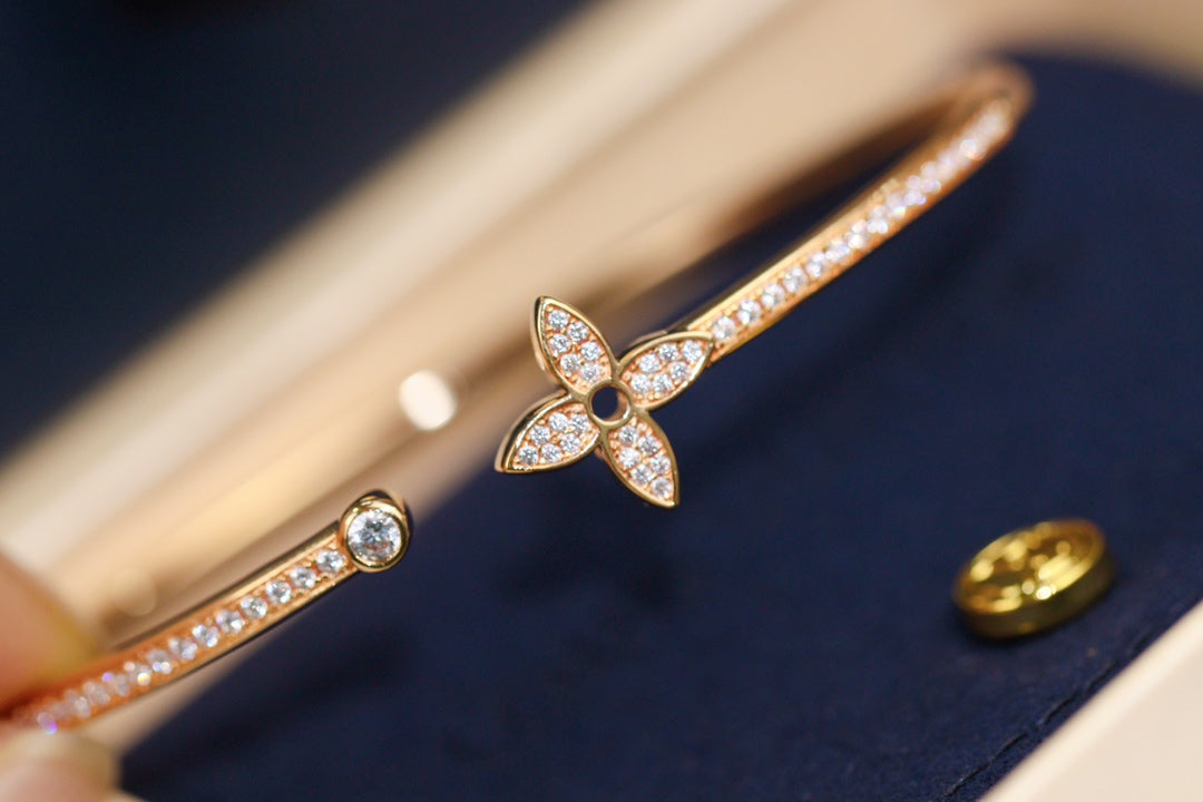 [Clover Jewellery] IDYLLE ROSA GOLD OFFENES ARMBAND MIT DIAMANTEN