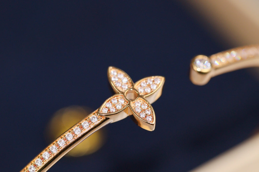 [Clover Jewellery] IDYLLE ROSA GOLD OFFENES ARMBAND MIT DIAMANTEN