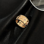 {"en_US":"[Clover Jewelry]PERLEE DIAMOND LARGE RING","de_DE":"[Clover Jewelry]PERLEE DIAMOND GROSSER RING"}