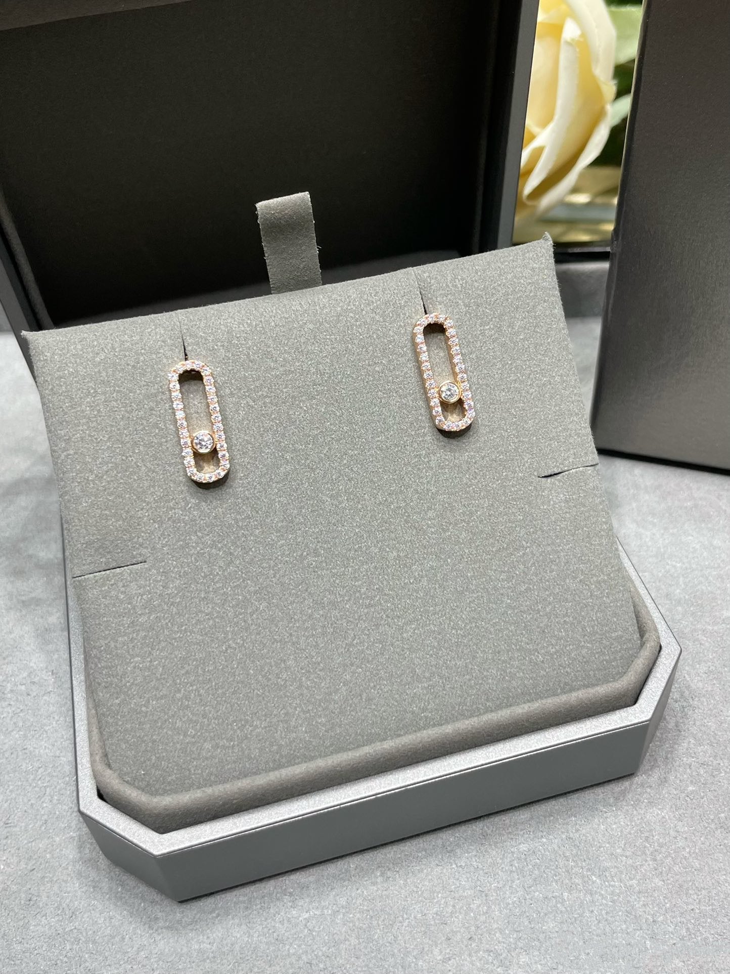 [Clover Jewelry]MOVE UNO STUD DIAMOND PAVED EARRINGS