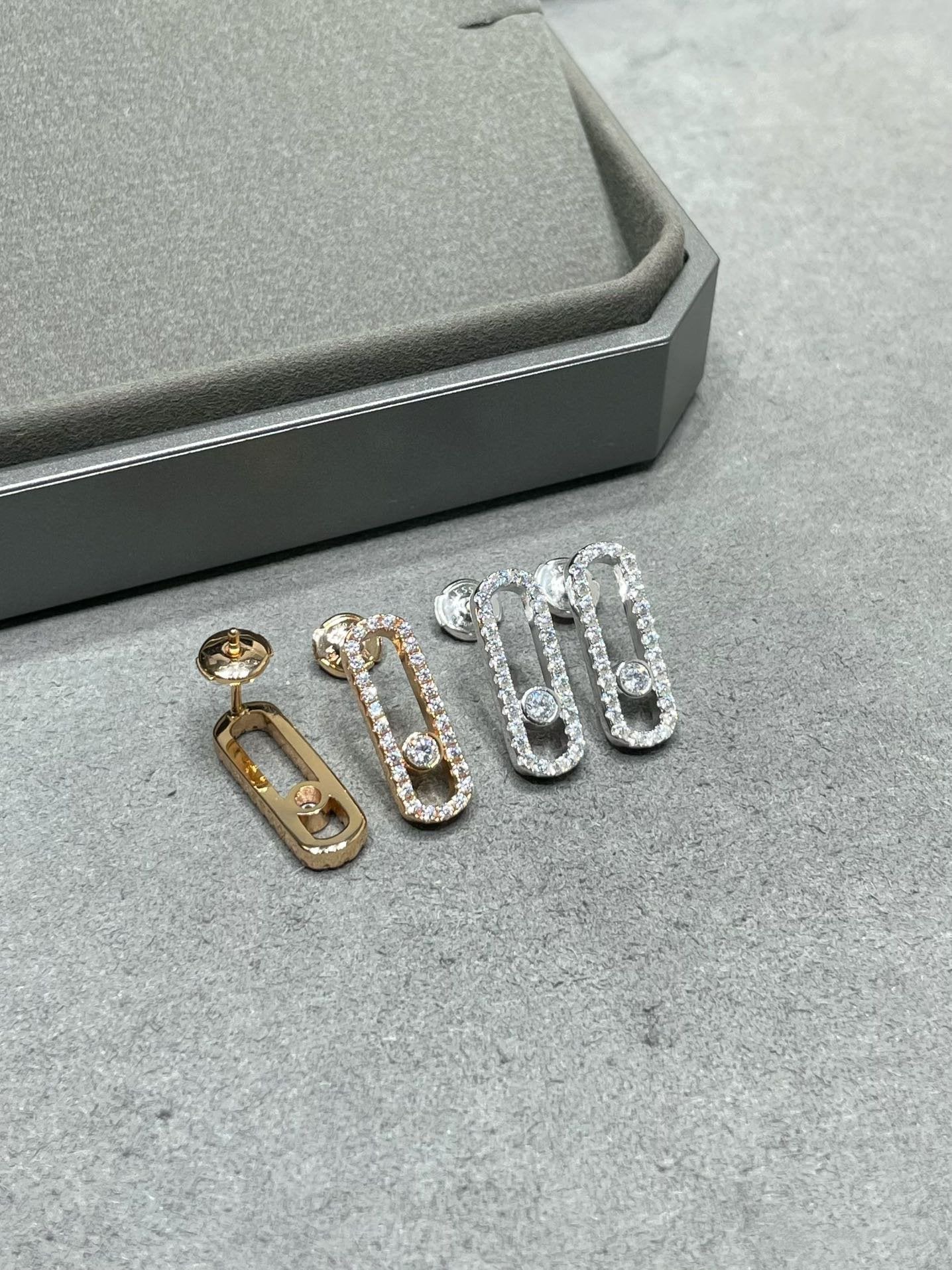 [Clover Jewelry]MOVE UNO STUD DIAMOND PAVED EARRINGS