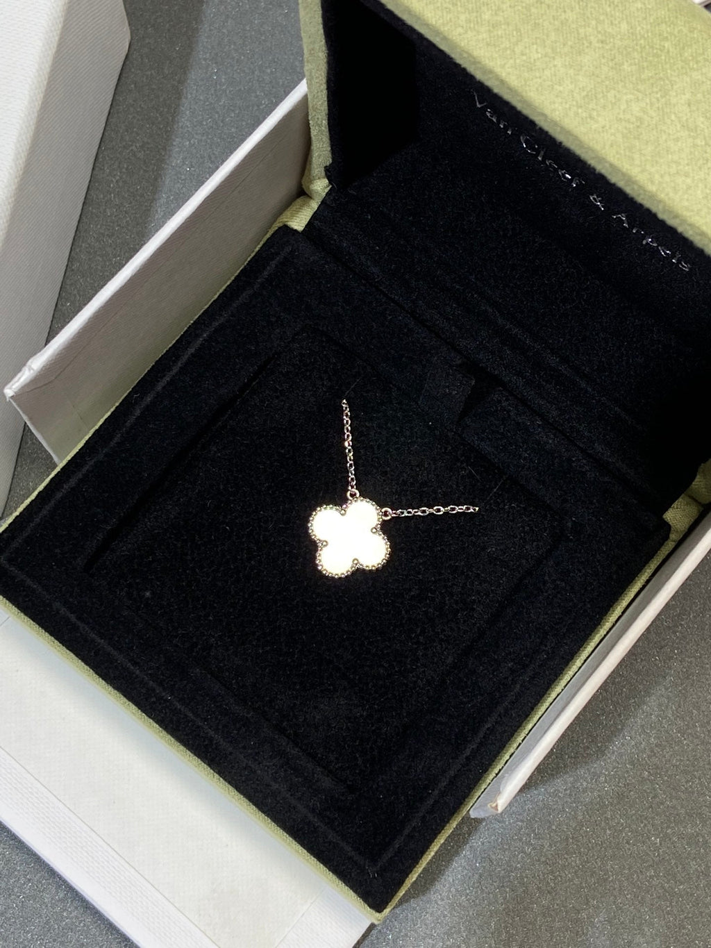 [CLOVER JEWELRY]クローバー ミディアム シルバーホワイトマザーオブパール ネックレス
