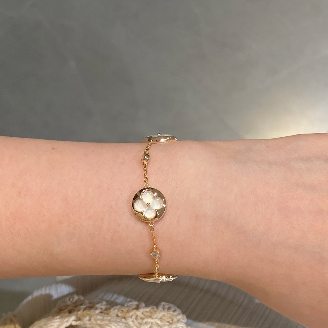 [Clover Jewelery]STAR AND SUN 4 MOTIF WHITE MOP PINK GOLD BRACELET