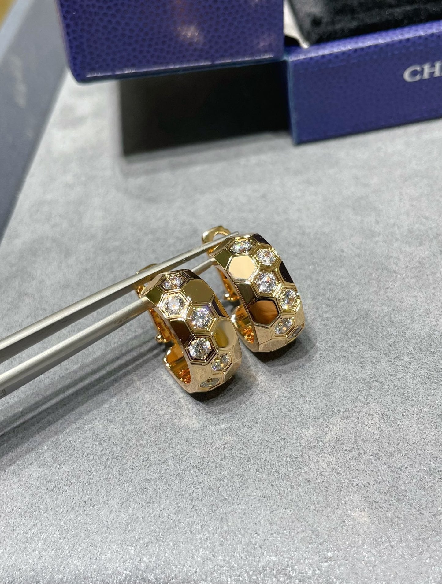 [Clover Jewelery]BEE LOVE DIAMOND HOOP EARRINGS