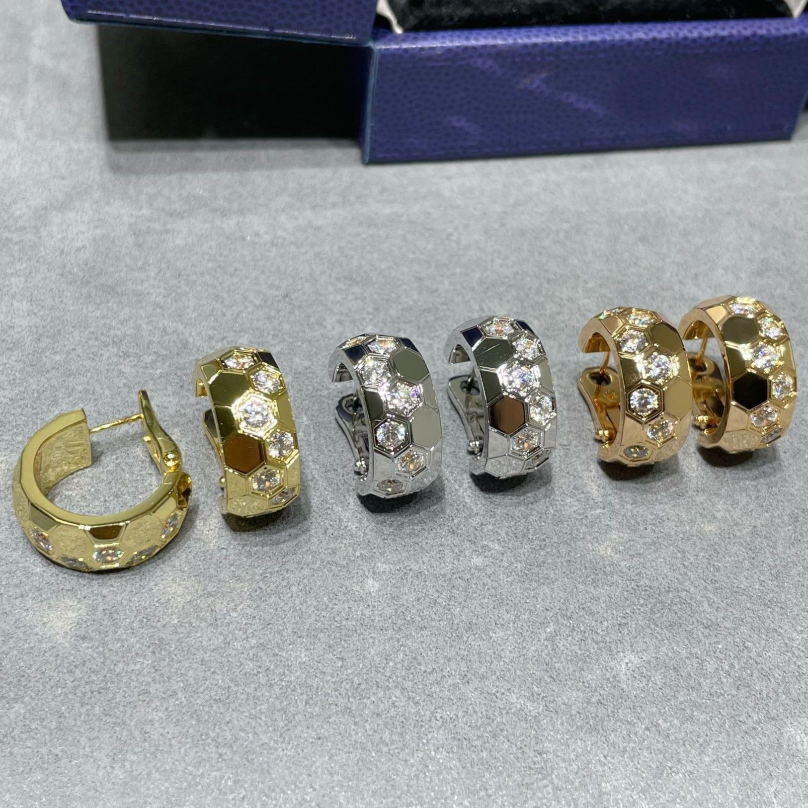 [Clover Jewelry]BEE LOVE DIAMOND HOOP EARRINGS