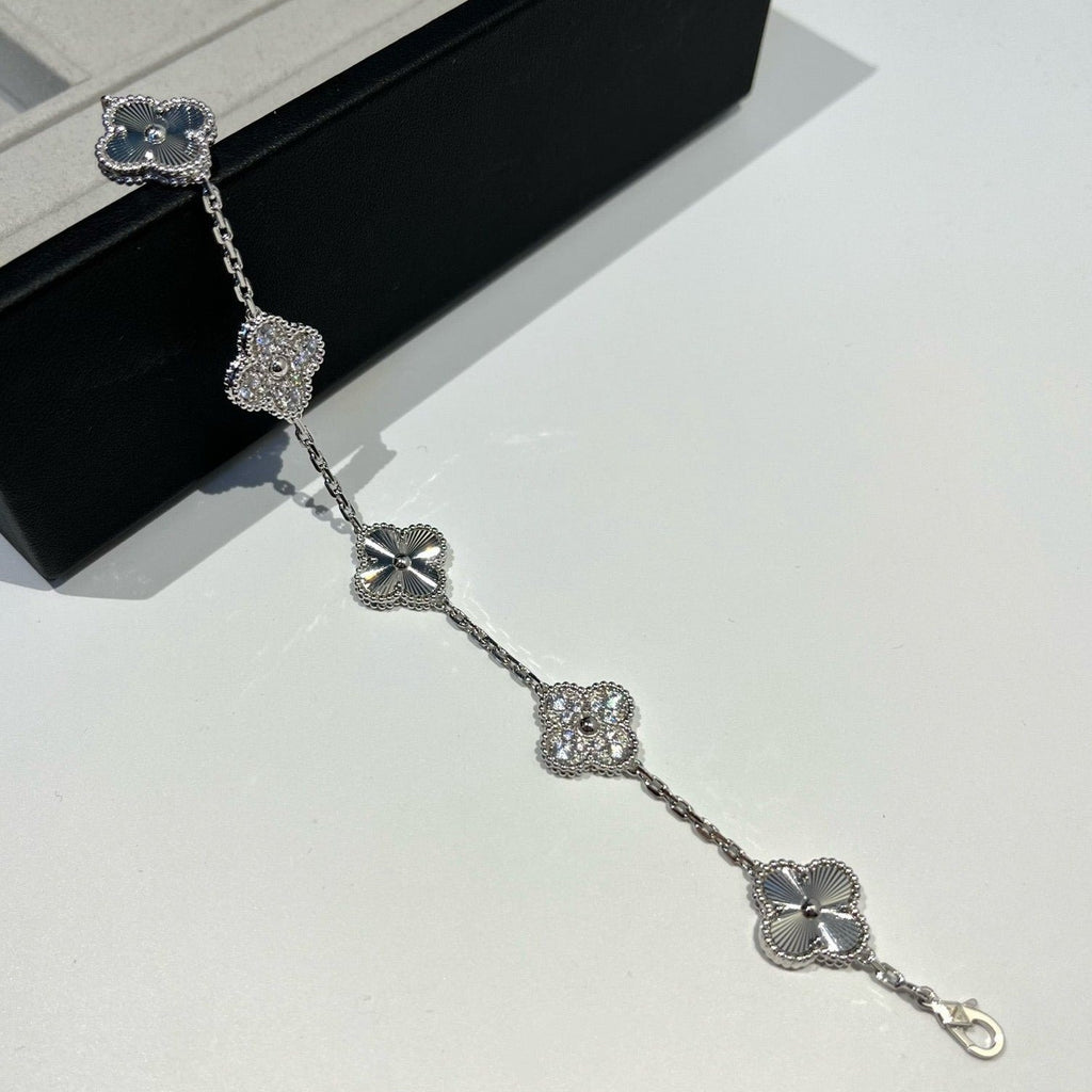 [Clover Jewelry]CLOVER 5 MOTIF SILVER DIAMOND BRACELET
