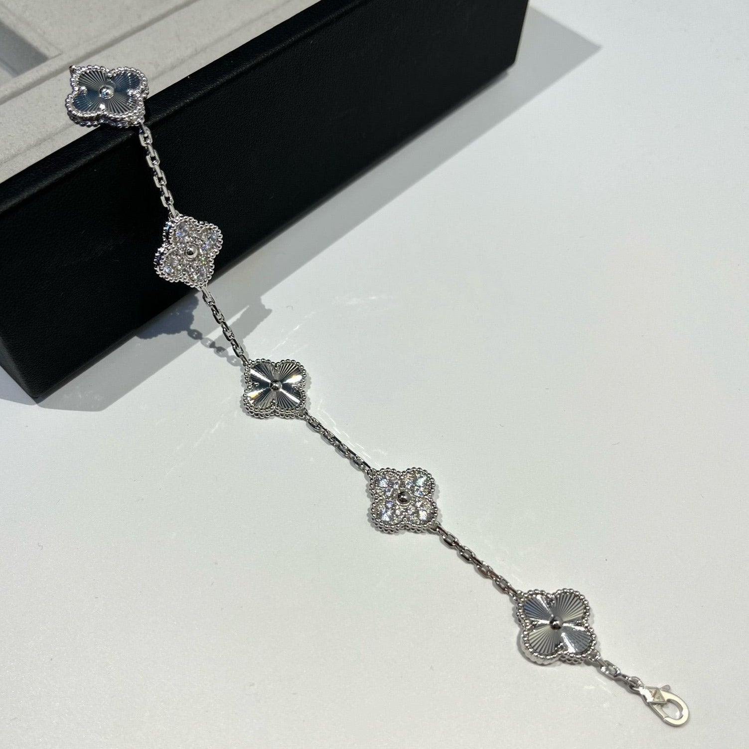 [Clover Jewelry]CLOVER 5 MOTIF SILVER DIAMOND BRACELET