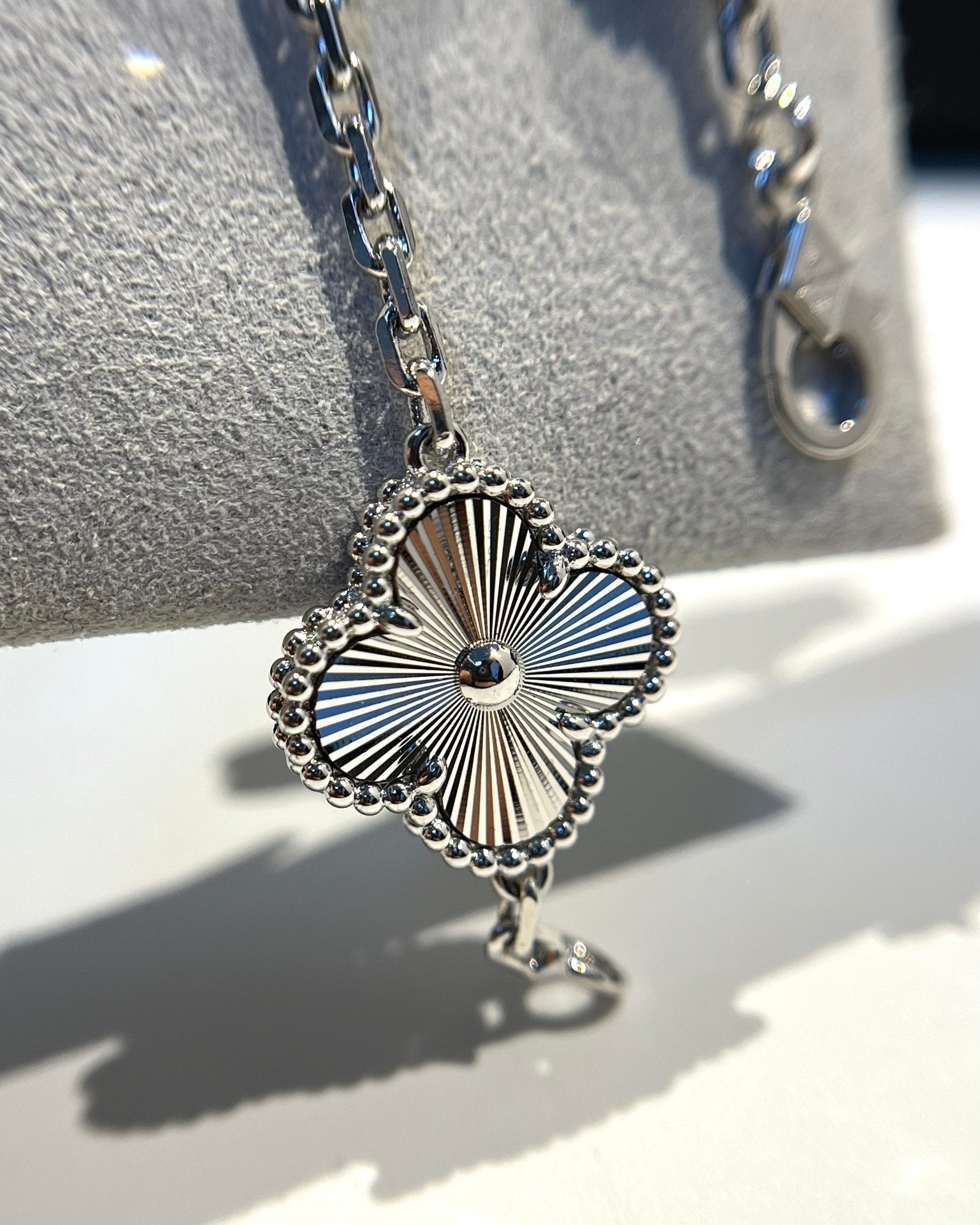 [Clover Jewelry]CLOVER 5 MOTIF SILVER DIAMOND BRACELET