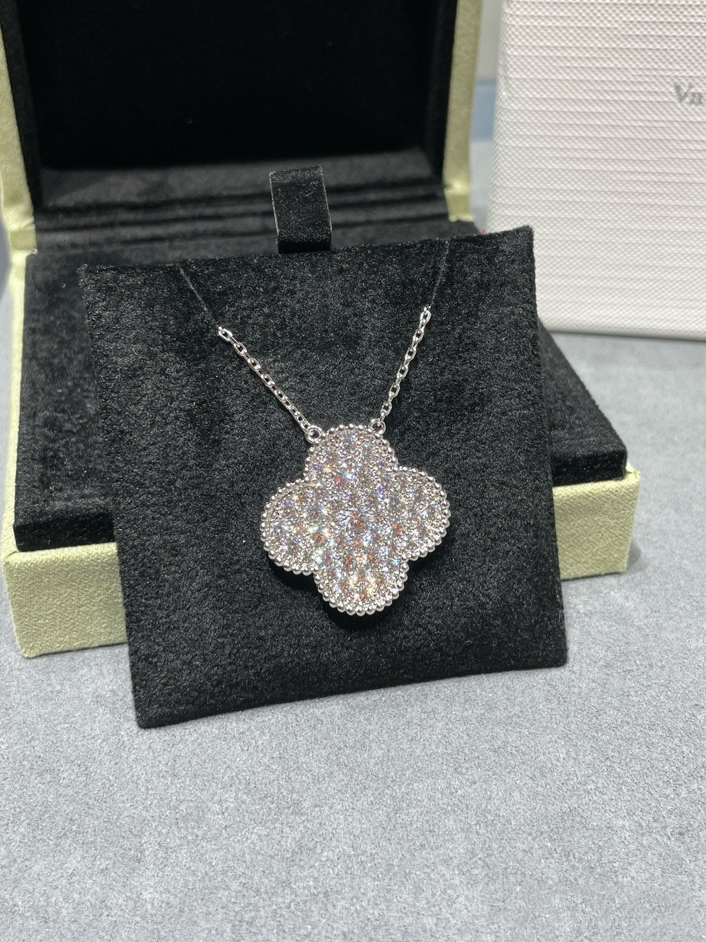 [Clover Jewelry]KLEE 25MM GROSSER ANHÄNGER DIAMANT-PAVIERT SILBERHALSKETTE