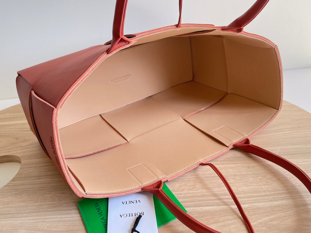 ARCO TOTE 36 IN RED ORANGE CALFSKIN