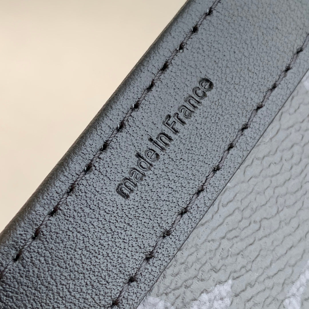 ANPHA WEARABLE WALLET 18 IN BLACK MONOGRAM ECLIPSE REVERSE CALFSKIN