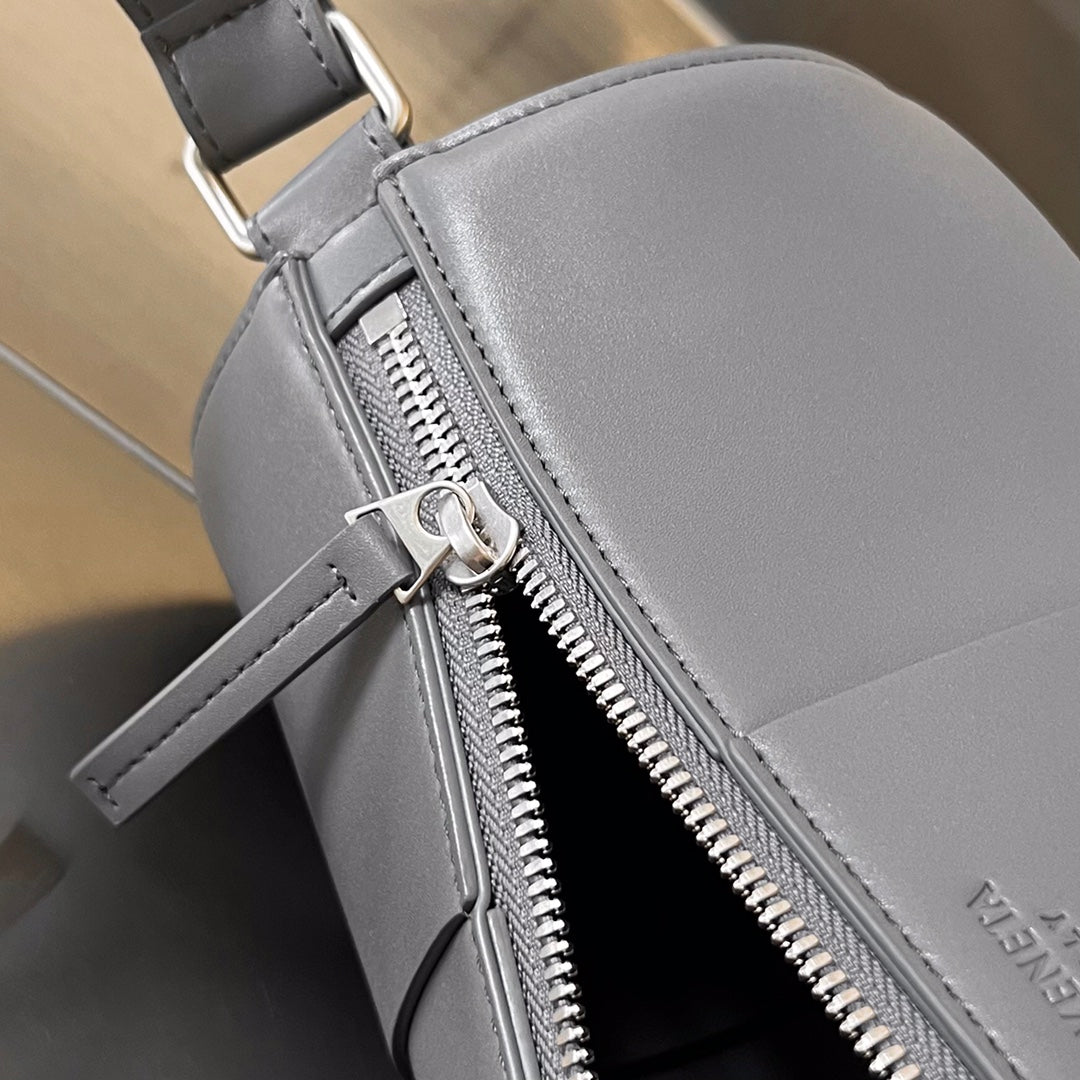 CYLINDER CASSETTE 30 IN LAVA GRAY CALFSKIN