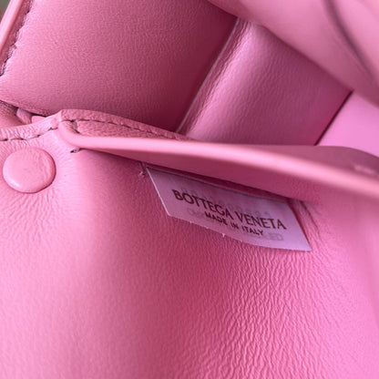 MINI CASSETTE 18 IN LIGHT PINK LAMBSKIN