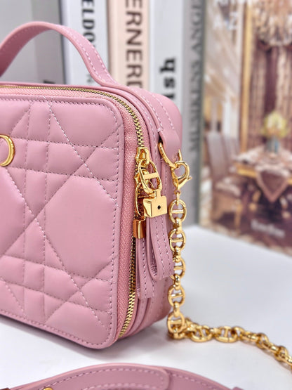 CARO BOX 19 IN LIGHT PINK CALFSKIN