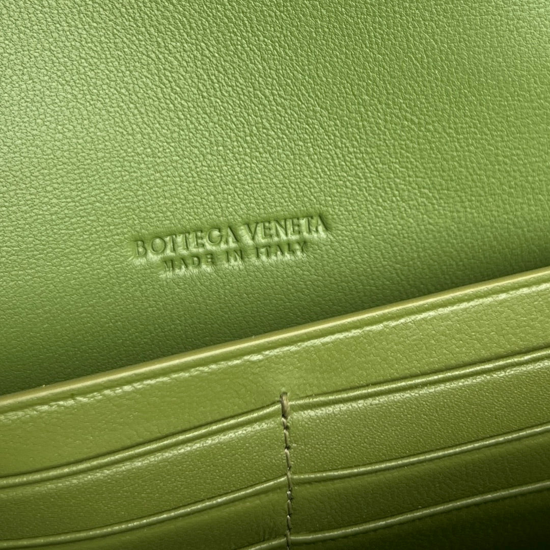 ANDIAMO CLUTCH 31 IN BARLEY CORN CROCODILE PATTERN CALFSKIN