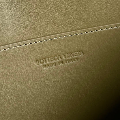 LARGE CASSETTE POUCH 35 IN TROUT GRAY CALFSKIN