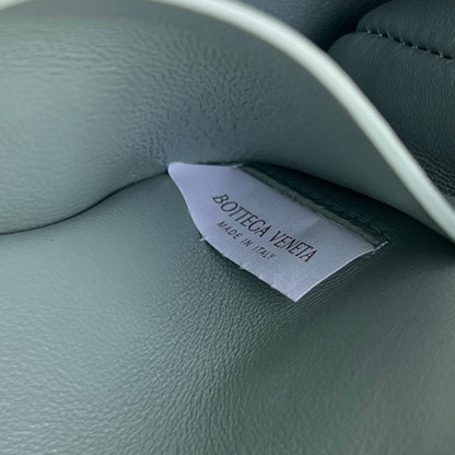 CONCERT POUCH 18 IN OPAL LAMBSKIN