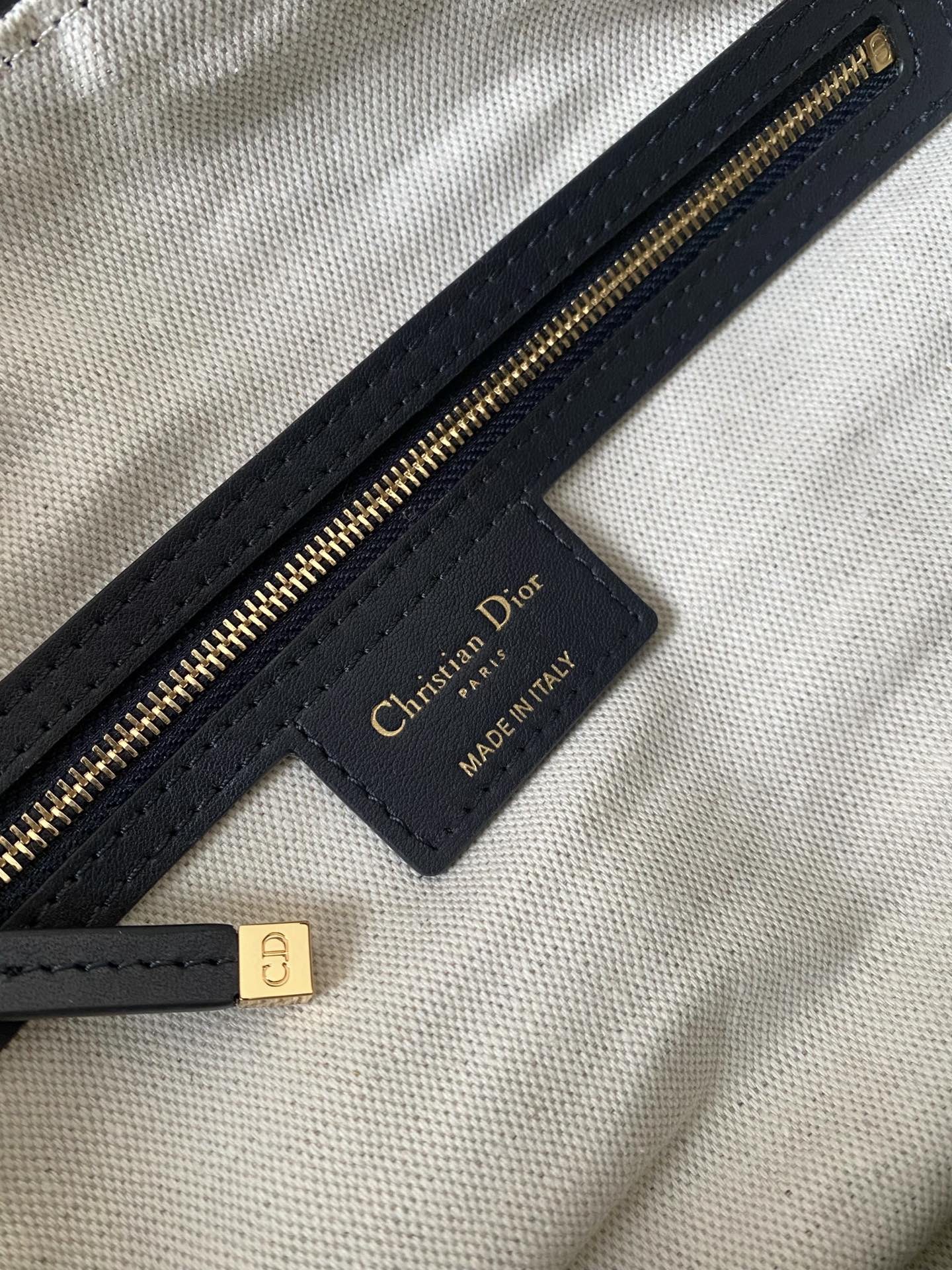 LARGE D-JOURNEY SHOULDER BAG 33 IN BLACK MONOGRAM OBLIQUE JACQUARD