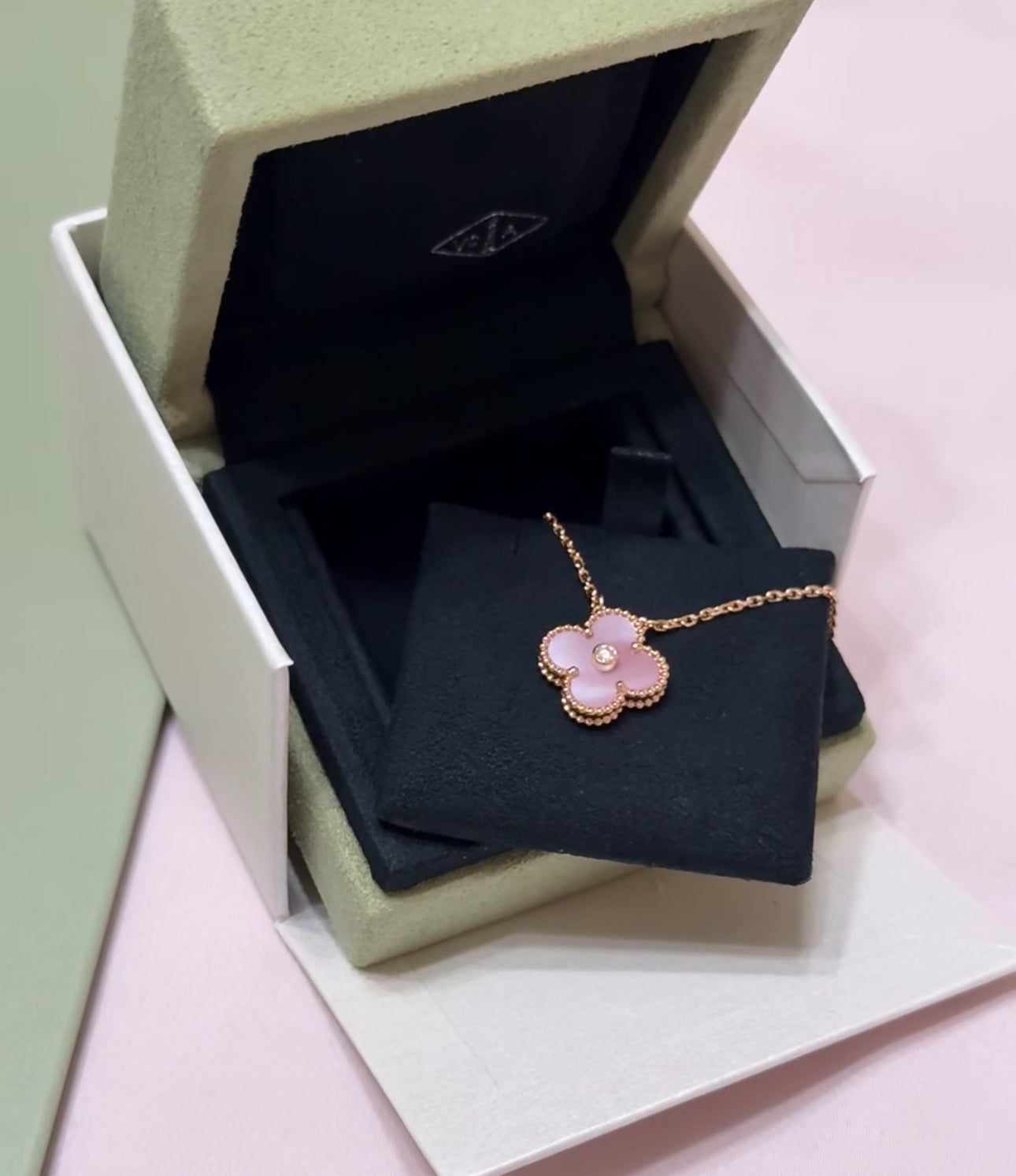 [Clover Jewelry]2025 CHRISTMAS CLOVER 15MM DIAMOND RHODONITE NECKLACE
