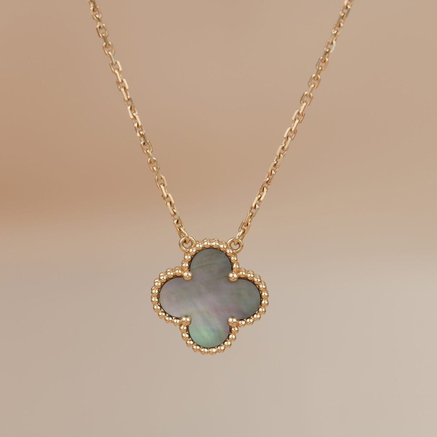 [Clover Jewelery]CLOVER 15MM  GRAY MOTHER OF PEARL NECKLACE