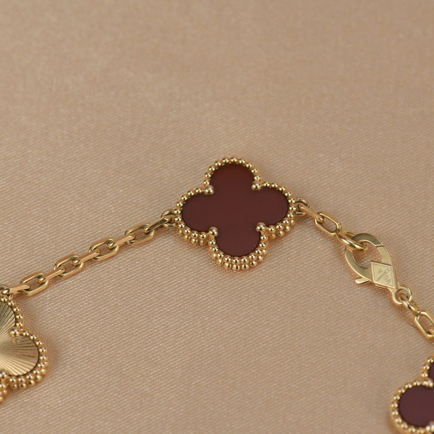 [Clover Jewelery]CLOVER  5 MOTIFS CARNELIAN GOLD BRACELET