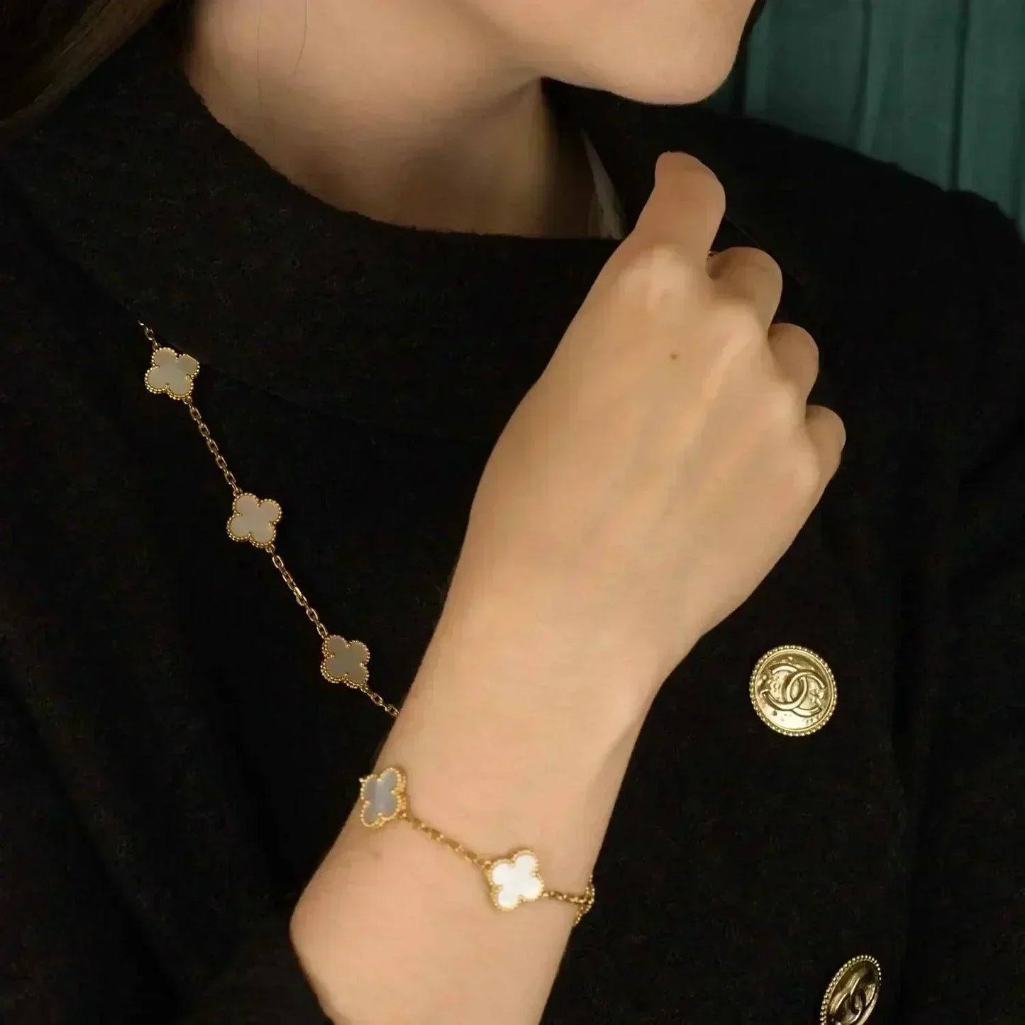 [Clover Jewelery]CLOVER  5 MOTIF WHITE MOP BRACELET