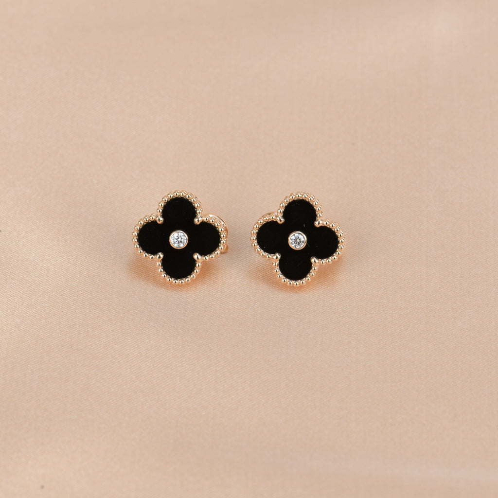 [Clover Jewelry]クローバー ミディアム 1 モチーフ オニキス ダイヤモンド ピアス