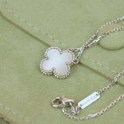 [Clover Jewelery]CLOVER  15MM WHITE MOTHER-OF-PEARL SILVER